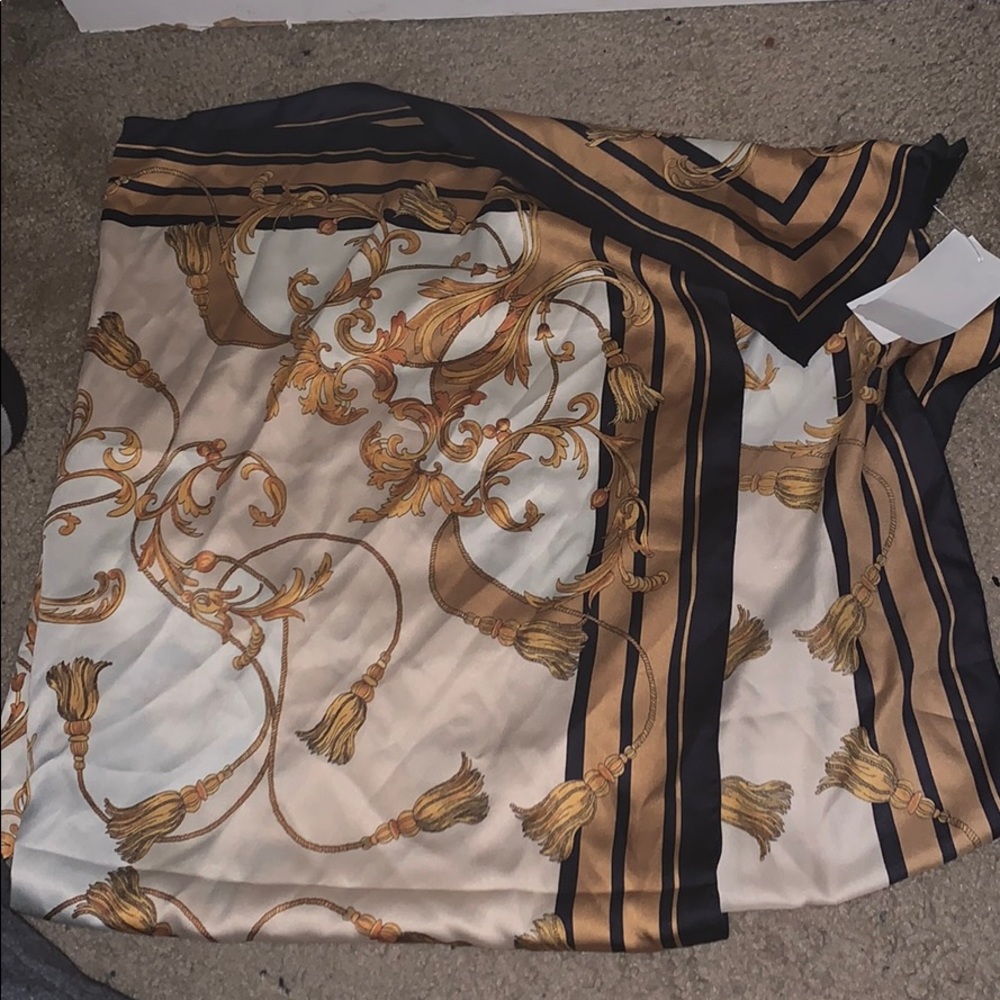 VERY Sexy Versace look scarf by HERMÈS”